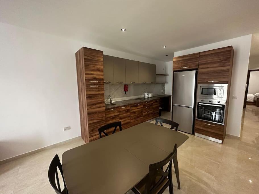 Bright 1 Bedroom Apartment In Noah Apartments, Gzira Exterior photo