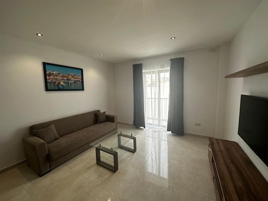 Bright 1 Bedroom Apartment In Noah Apartments, Gzira Exterior photo