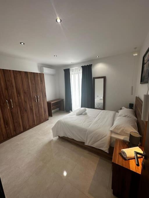 Bright 1 Bedroom Apartment In Noah Apartments, Gzira Exterior photo